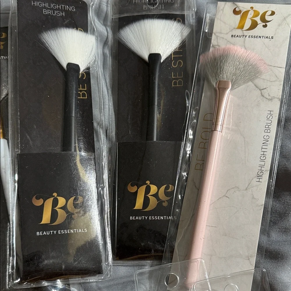 Makeup Brush Collection - Black, White, Pink, Gold